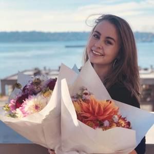 Meet your Posher, Mallih